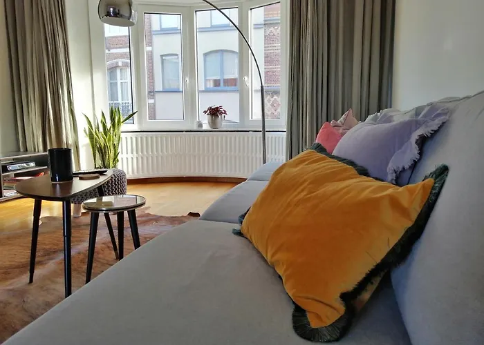 Large Apartment 800M From The Beach 90 Square Meters