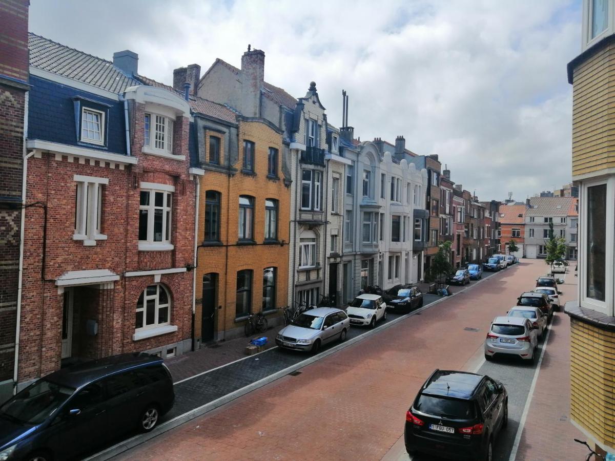 Large 800m From The 90 Square Meters Apartment *