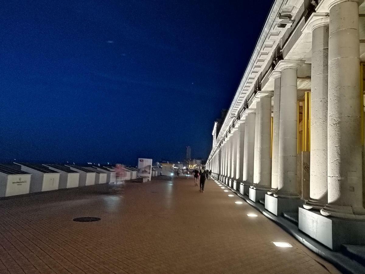 Large 800m From The 90 Square Meters Apartment Ostend